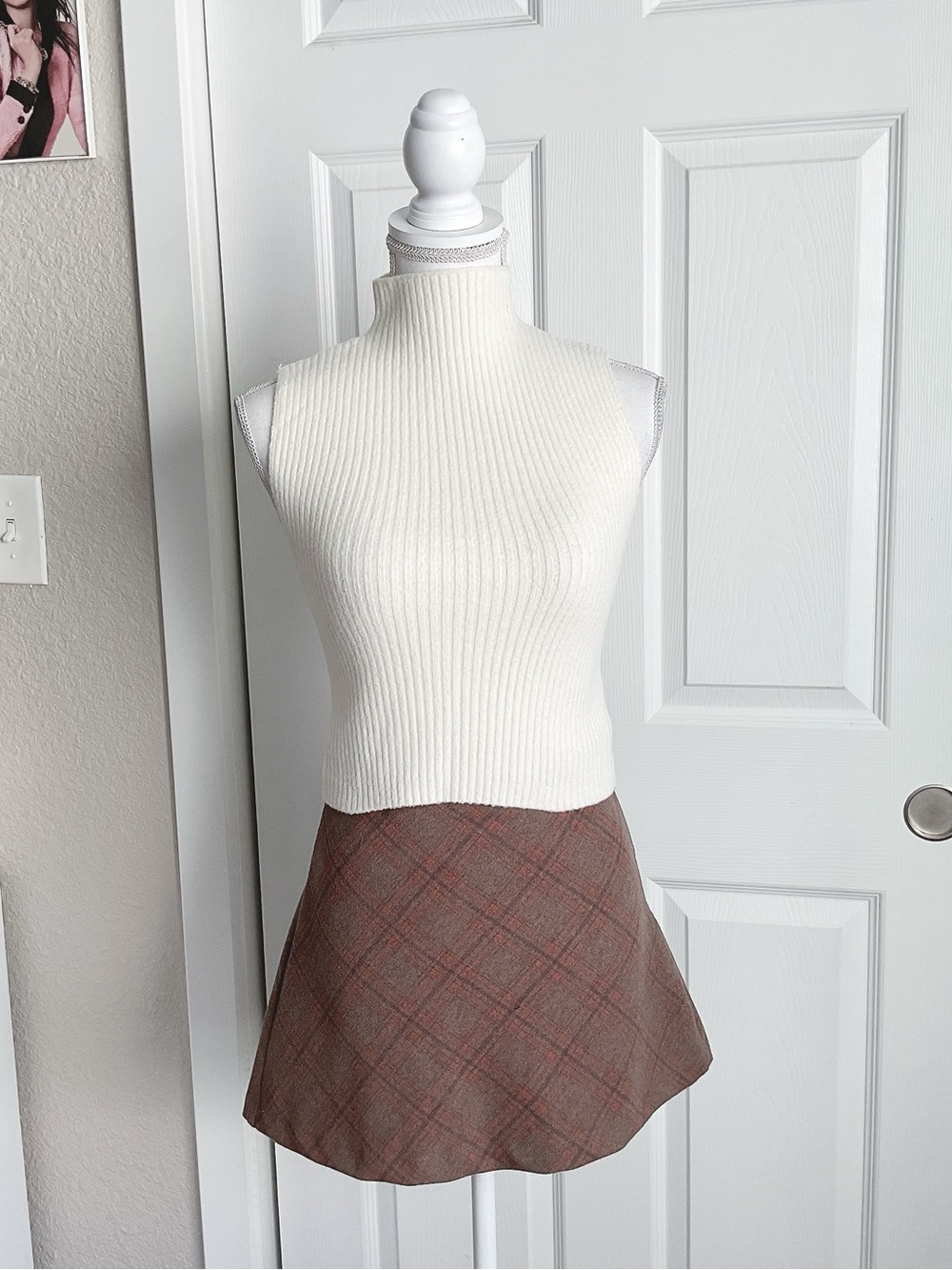 Forever 21 Sleeveless Ribbed Mock Neck Knit Top - Cream